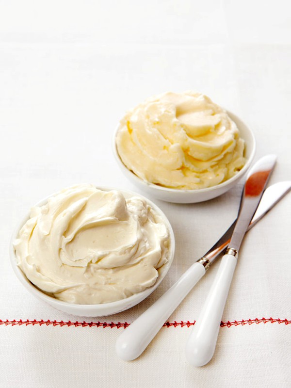 White chocolate-mascarpone butter