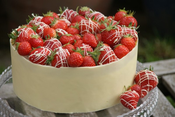 White chocolate mud cake