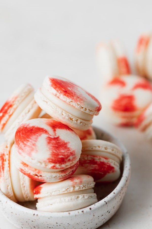 White chocolate peppermint French macarons