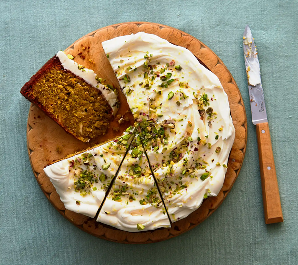 White chocolate pistachio cake with mascarpone