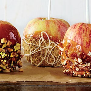 White chocolate-pumpkin pie caramel apples