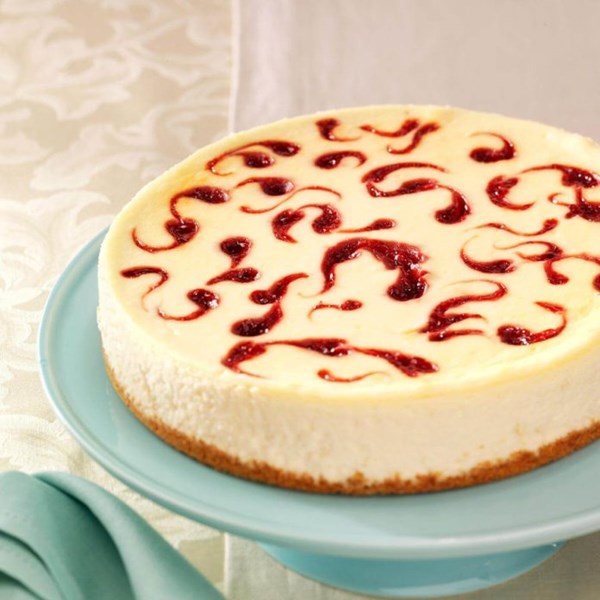 White chocolate raspberry cheesecake