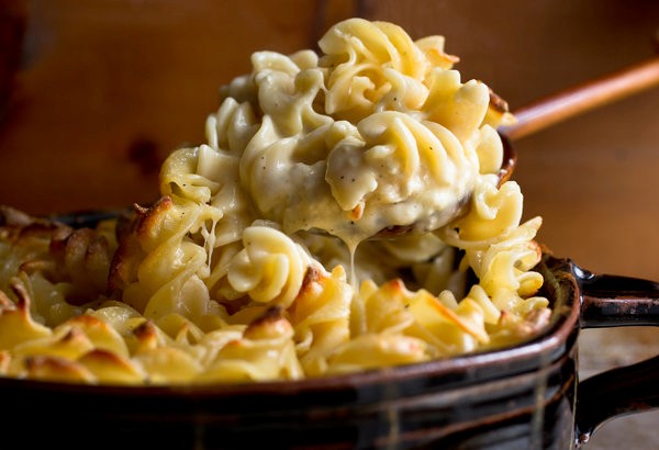 White macaroni and cheese