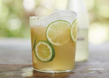 White peach Moscow mule