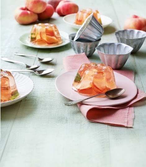 White peach, rose and elderflower jelly