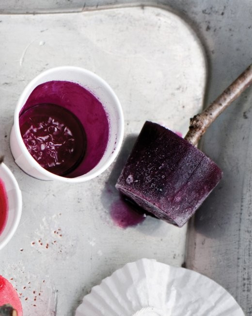 White pine and blueberry ice pops