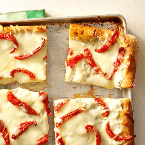 White pizza with roasted tomatoes