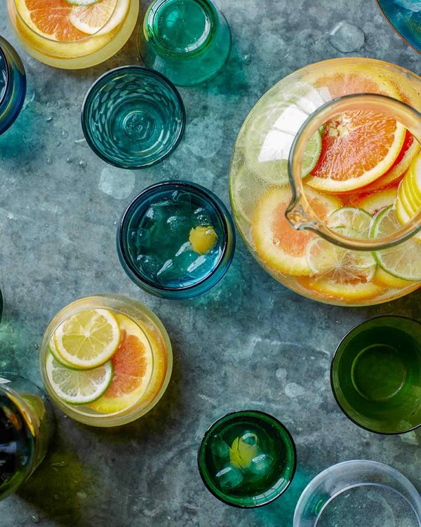 White sangria spritzer