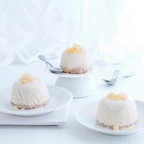 White velvet snowball cake