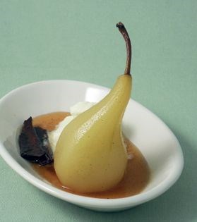 White wine pears with cinnamon cream