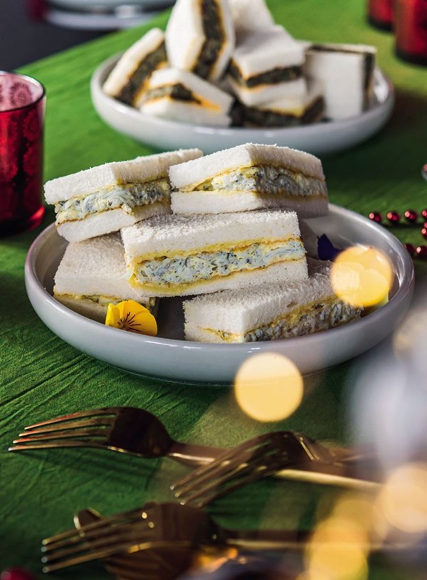 Whitebait fritter sandwiches with lemon mayonnaise