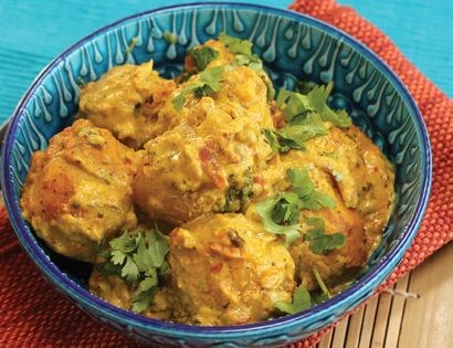 Whole baby potatoes with creamy almond sauce (Benarasi alu dum)