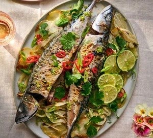 Whole baked fish with fennel, chilli & lemongrass