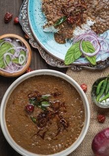 Whole brown lentils (Kaali masoor ki daal)