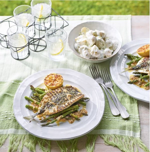 Whole butterflied mackerel, grilled asparagus & horseradish & lemon butter