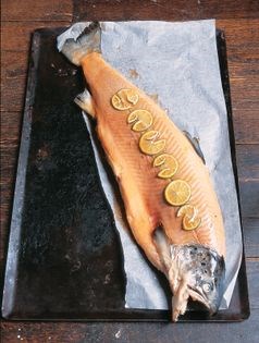 Whole cold salmon glazed with lime (Saumon entier froid, gelée de citron vert)
