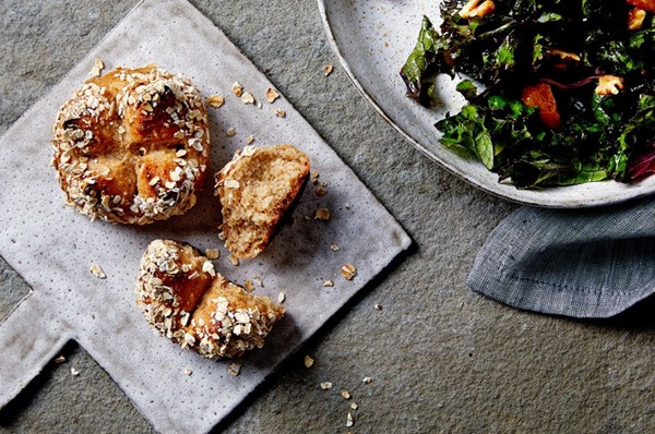 Whole grain dinner rolls