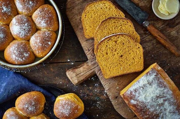 Whole grain pumpkin yeast bread