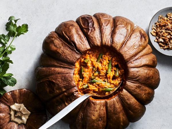 Whole roasted pumpkin with green beans and red curry rice