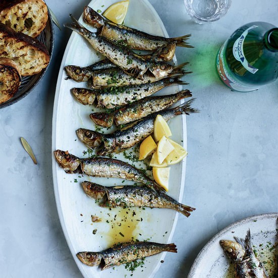 Whole sardines with parsley