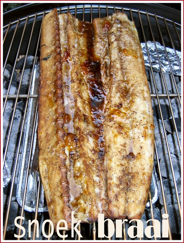 Whole snoek on the braai