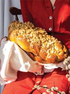 Whole wheat challah with almond streusel (Pełnoziarnista chałka z migdałową kruszonką)