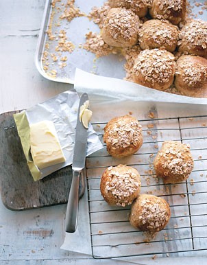 Whole wheat dinner rolls
