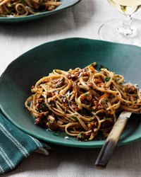 Whole-wheat linguine with walnuts, orange and chile