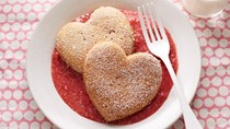 Whole-wheat pancakes with strawberry sauce