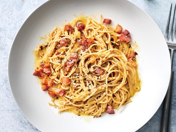 Whole-wheat pasta carbonara 