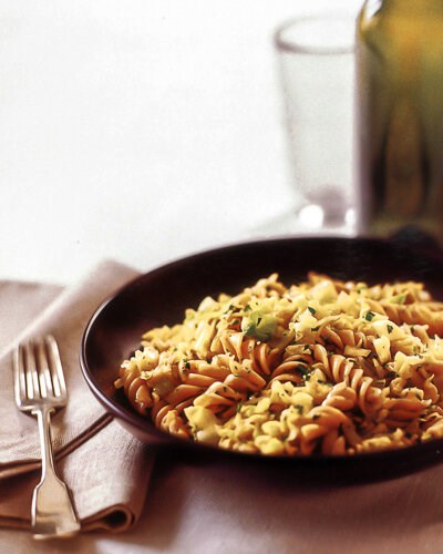Whole-wheat pasta with braised savoy cabbage and fennel salad