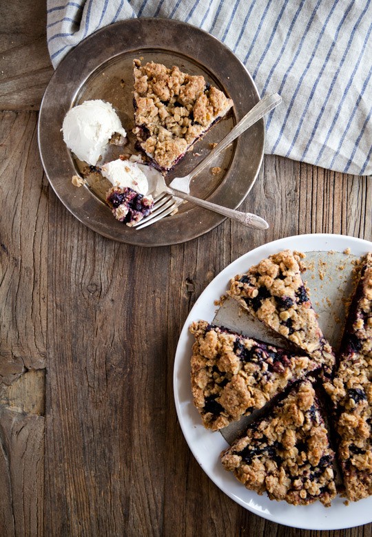 Whole wheat plum crumble pie