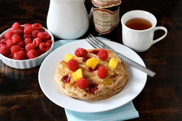 Whole wheat raspberry & mango pancakes