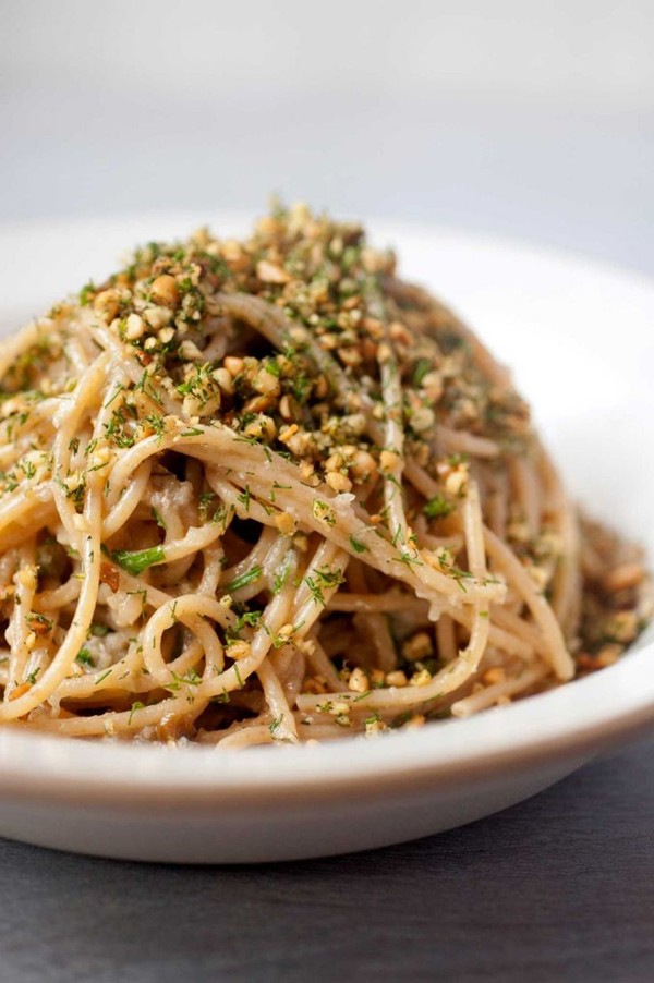 Whole wheat spaghetti "con sarde"