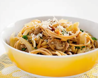 Whole-wheat spaghetti with fennel and Italian sausage