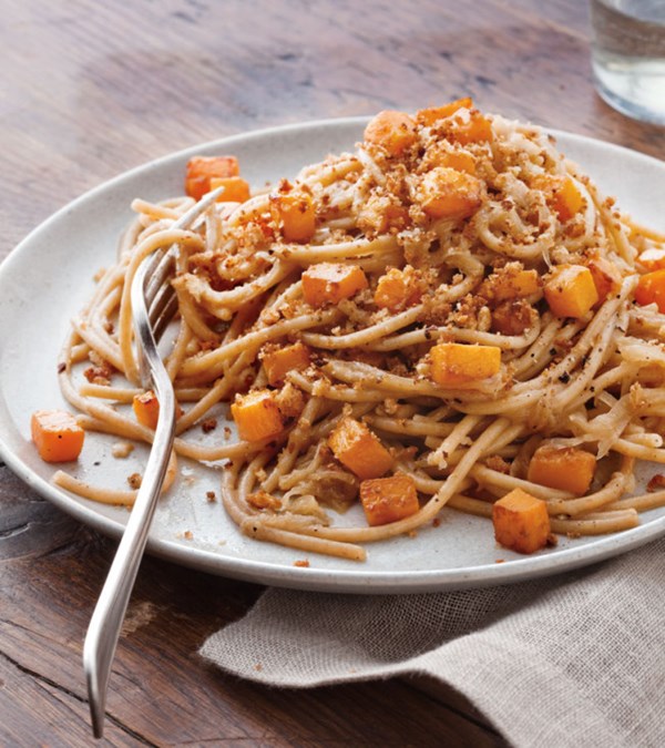 Whole-wheat spaghetti with roasted squash