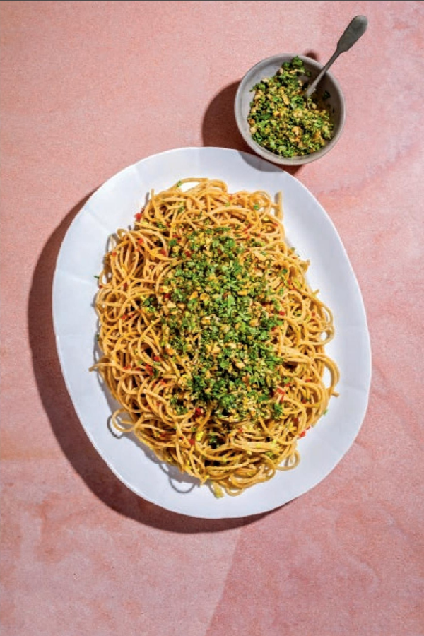 Whole wheat tagliatelle with avocado pesto (Tagliatelle integrali con pesto di avocado)