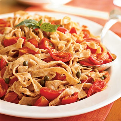 Whole wheat tagliolini with fresh cherry tomato sauce