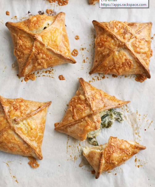 Wholemeal spinach, feta and potato pies