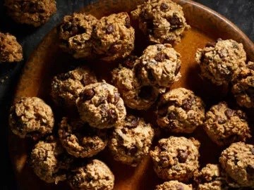 Wholesome oat snackles 
