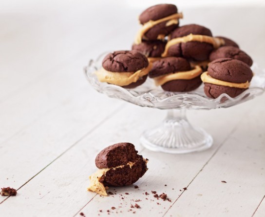 Whoopie pies with salted dulce de leche