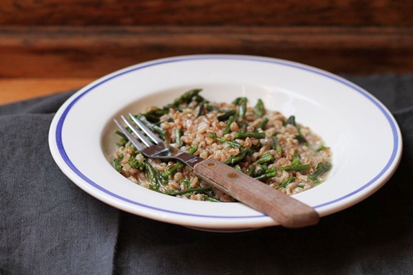 Wild asparagus farrotto