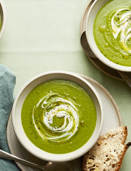 Wild garlic and crème fraîche soup