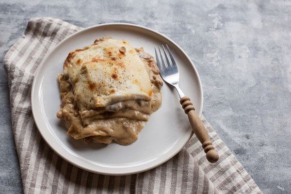 Wild mushroom and prosciutto lasagna (Vincisgrassi)