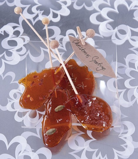 Wildly spiced caramel lollipops
