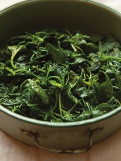 Wilted nutmeg spinach
