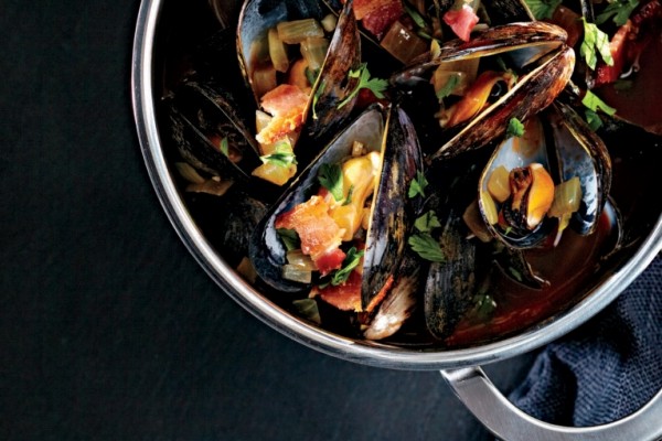 Wine and bacon-steamed mussels