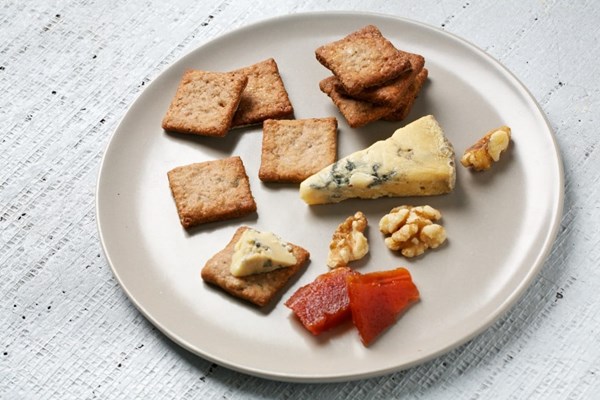 Wine biscuits with cracked black pepper