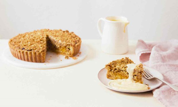 Winter: Apricot frangipane crumble tart 