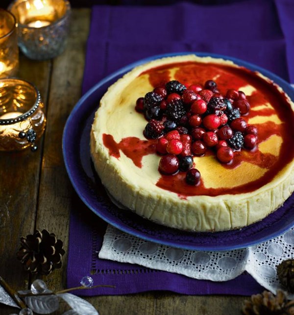 Winter berry and cinnamon baked cheesecake